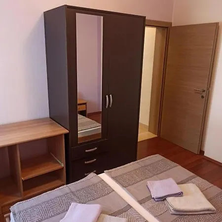 Feral * Kaštela